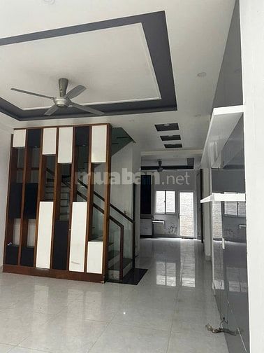 CHO THUÊ NNC MT ĐẶNG THUỲ TRÂM ĐỐI DIỆN ĐH VĂN LANG . P13. BT