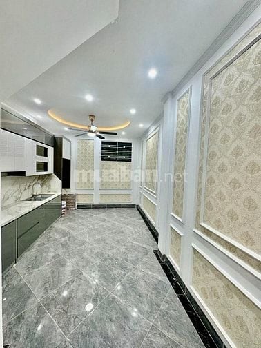 Bán nhà ngõ 31 Phan Đình Giót cách 1 nhà ra phố 40M2 5 Tầng Full nội t
