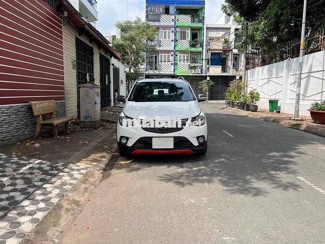 VinFast Fadil sx2020 Plus màu trắng đi lươt 41k km