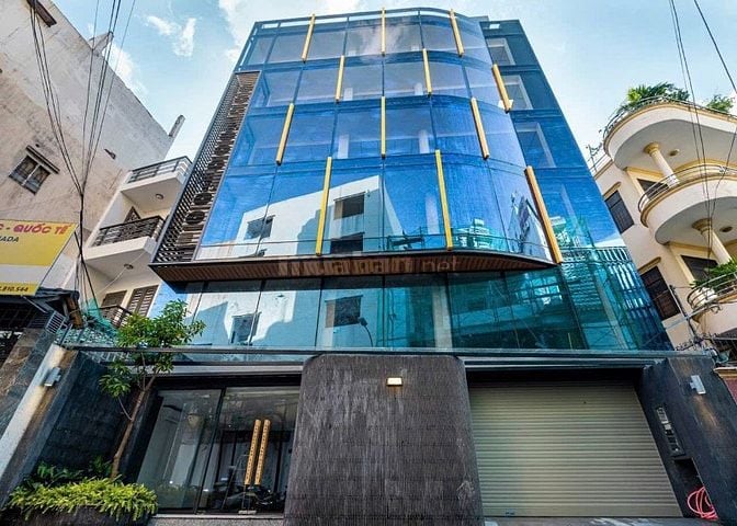Giảm giá 5 tỷ! Bán gấp tòa nhà Văn Phòng Đào Duy Anh, HĐ thuê 100 tr
