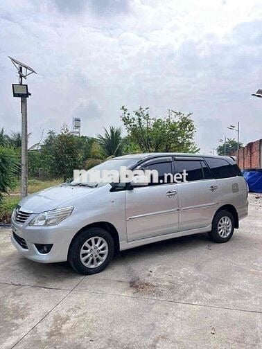 Toyota Innova 2013 - 100 km