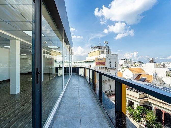 Bán toà nhà mặt tiền thụt Đào Duy Anh, P9, Phú Nhuận
