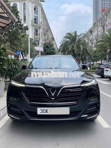 VinFast Lux SA 2.0 Premium nội thất kem 2020
