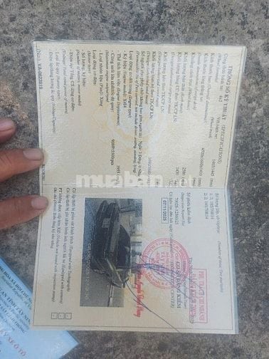 Tôi cần bán xe toyota như hình, bao rút hồ sơ