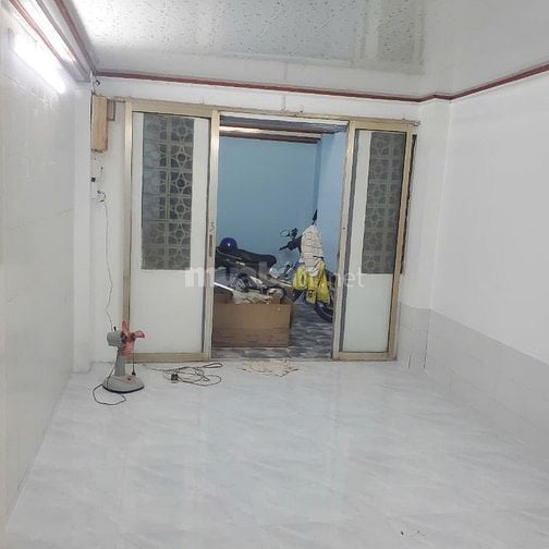 Cho thuê nhà đường Thạch Thị Thanh, quận 1, hẻm gần chợ Tân Đnh