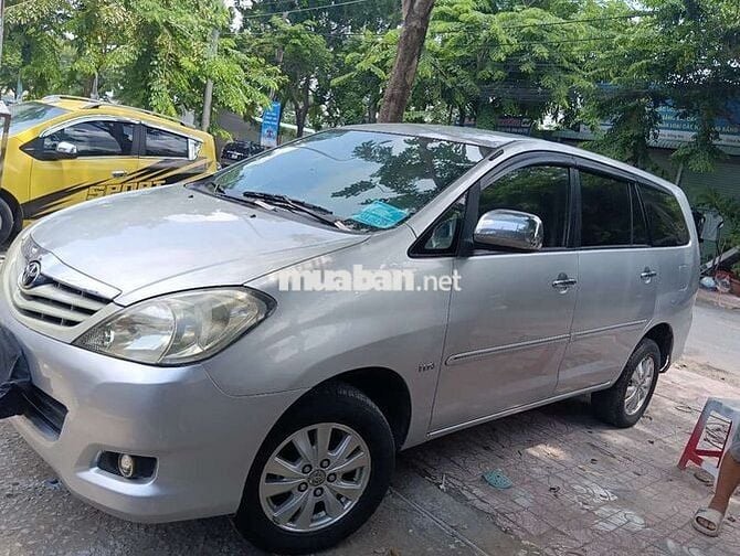 Toyota Innova 2010g - 999999 km