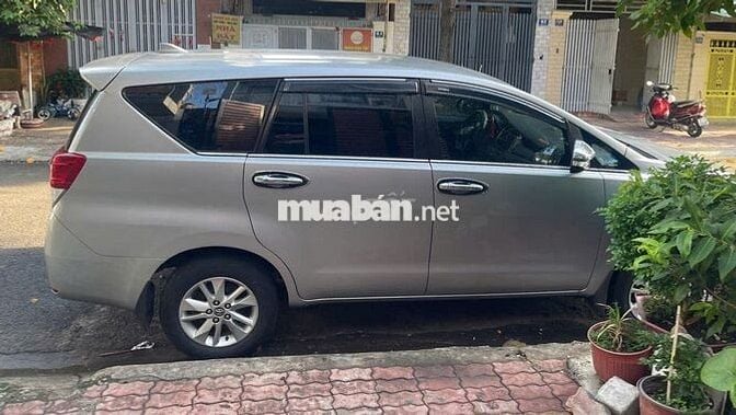 Toyota Innova 2017 2.0G - 230 km