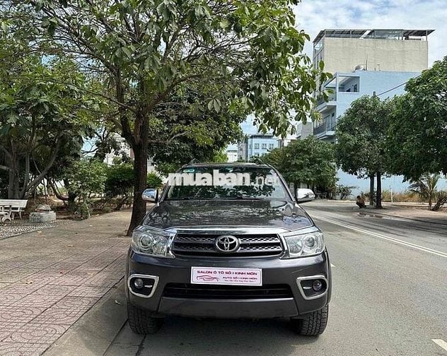 Toyota Fortuner 2011 2.7V - 130000 km