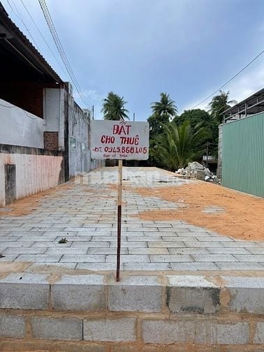 CHO THUÊ ĐẤT MẶT TIỀN NGAY TRUNG TÂM DU LỊCH SẦM UẤT SUỐI TIÊN 