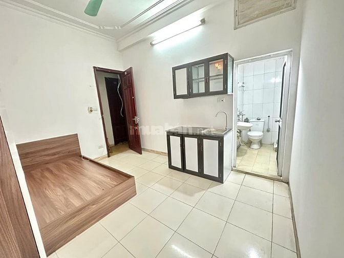 Nhà Dòng Tiền Ngã Tư Sở 16 phòng khép kín chỉ 10.8 tỷ.