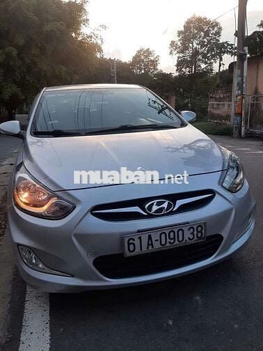 Hyundai Accent 2012 1.4 AT - 94000 km