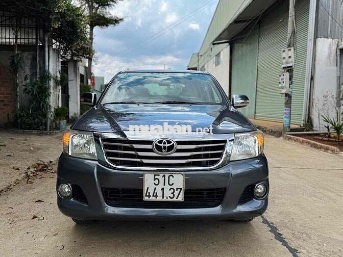 Toyota Hilux 2012 2.5E 4x2 MT - 10000 km