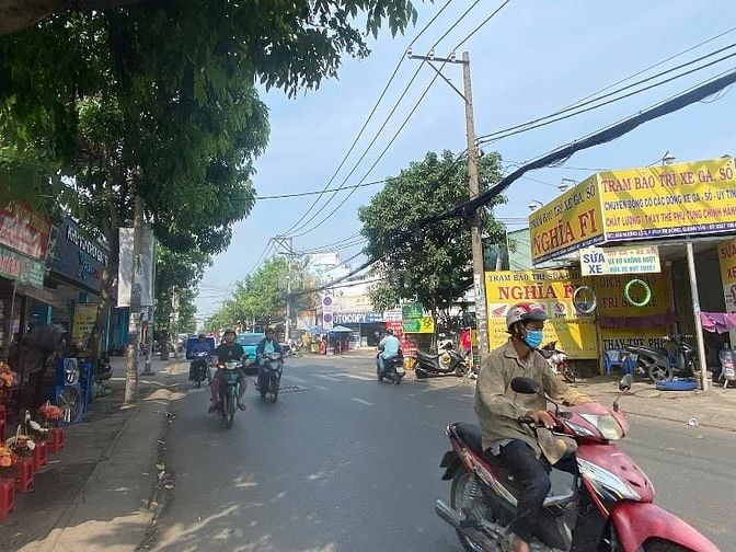 Bán gấp nhà mtkd Hương Lộ 2, Bình Tân, 4x42m, 2 lầu, st, 13.5 tỷ