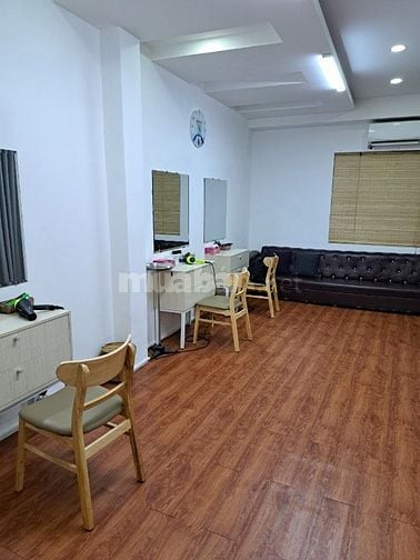 Salon Galaxy Sài Gòn Tuyển 5 học viên(KTV,Nữ), Q1,tp.HCM