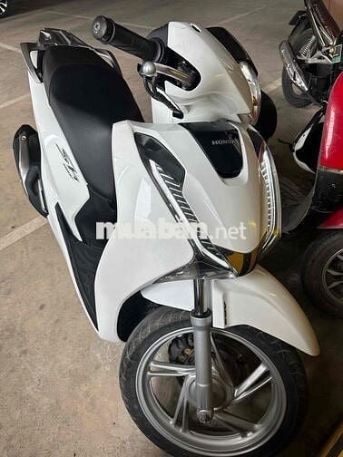 SH150 ABS 2018 chính chủ đi hơn 2V biển 99