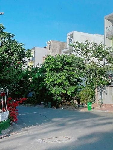 Chính chủ cần bán nền Nhà Phố góc lô H view 2 mặt tiền KDC13E Intresco