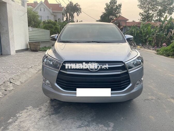 Toyota Innova 2016 2.0E số sàn Xám đẹp