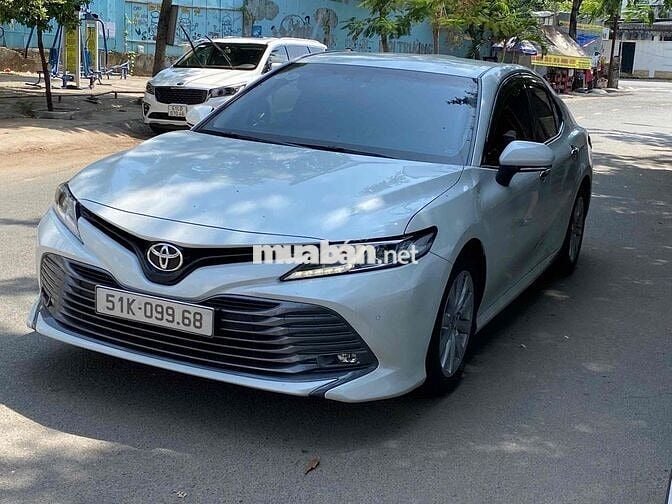 Toyota Camry 2021 2.0G - 22000 km