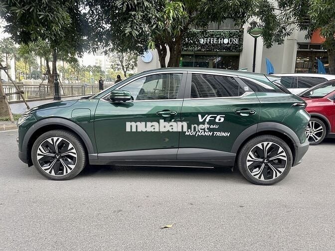 VinFast VF6 hỗ trợ 100% phí trước bạ