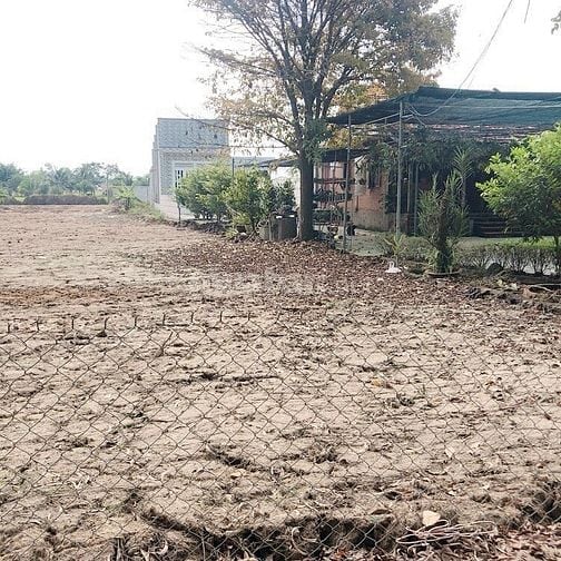 Vĩnh Thanh Nhơn Trạch hẻm 1 xẹc đg nhà nước xe hơi,lô gốc  2,2 tỷ/820m