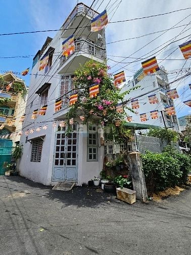 NHÀ CẤP 4 - XÂY CĂN HỘ DỊCH VỤ 25 PHÒNG - 6M X 20M - HXH