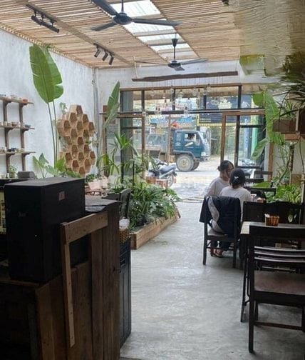 Cần người phụ bán nước tiền theo giờ 25k