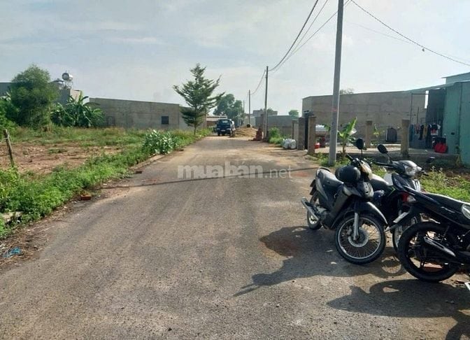 Kẹt tiền nên bán căn nhà 122m2 ở xã Tân Phú Trung - Củ Chi giá 720 tri