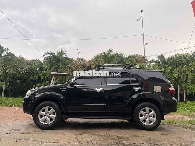 Toyota Fortuner 2010 2 cầu std siêu đẹp