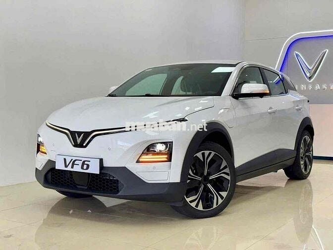 VF6 Plus Trắng Trả Trước Chỉ 150 Triệu