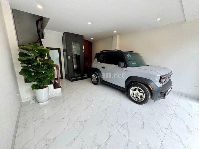 Nhỉnh 9 tỷ!  Bán nhà Long Biên 35m x 6 tầng thang máy, ô tô vào nhà