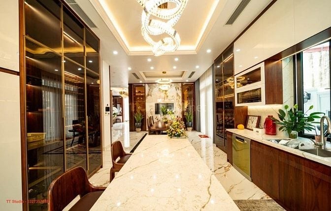 Chinh chủ bán gấp nhà Mặt phố Nguyễn Văn Tố giá 70 tỷ, 150mx 2T.