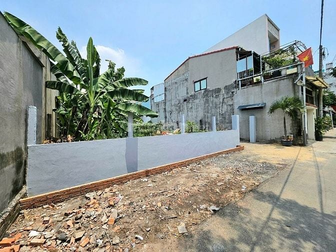 Bán lô đất thổ cư 370m2, hẻm thông 6m. Phân lô hoặc xây dựng ngay