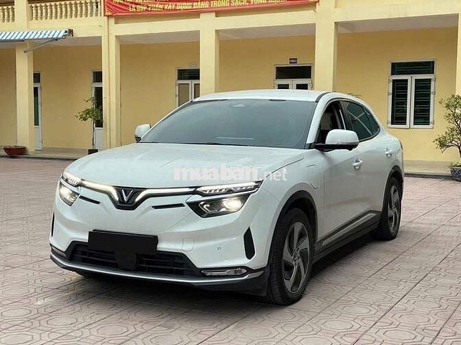 VinFast VF8 2024 Eco - 14000 km