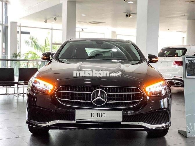 Mercedes Benz E 180 Avangarde V1 Full Option