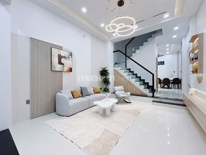Nhà mới Full Nội Thất, DT 4,2x16m. Hẻm xe hơi 