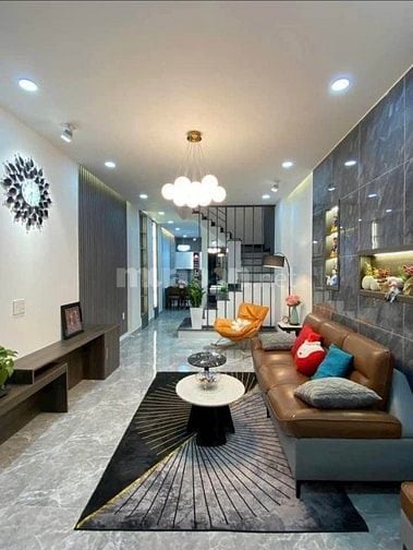 Cần bán nhà Võ Thị Sáu Q3.Hẻm ô tô sổ riêng chính chủ. Nhà trống 