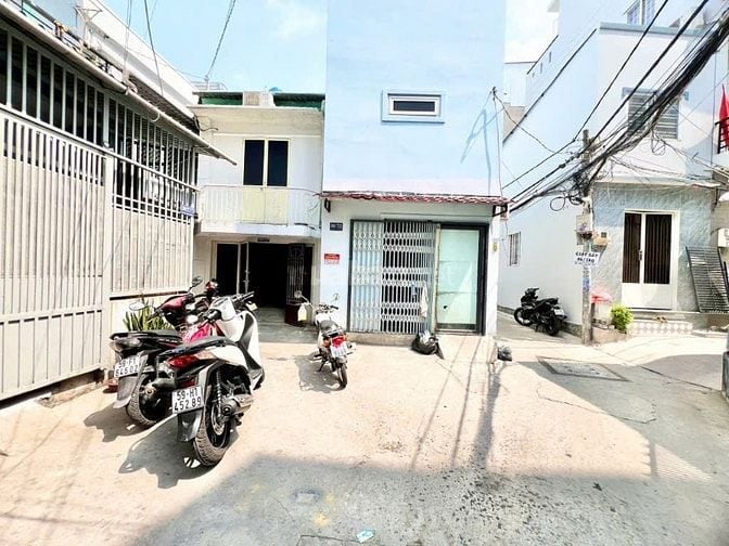 Còn xót lại giữa trung tâm Q.7, 1,8 Tỷ, DT 3,5x5m.