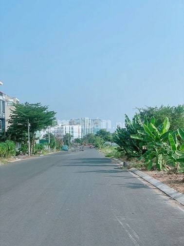 Cần bán nền đất gần MT Tạ Quang Bửu KDC 13A lô A11 - 105m2 giá 35 Tr/m