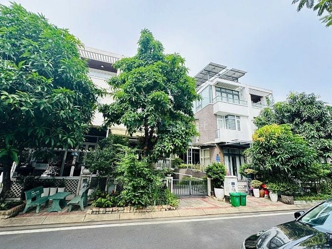 Nhà mới đẹp 4 tàng, đường 12 m, khu dân trí đẹp. 5,2*20, chỉ 7,8 tỷ.