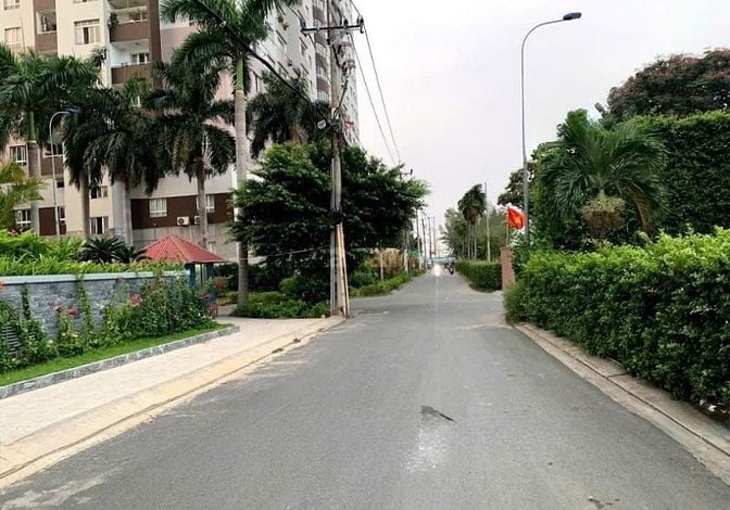Tôi cần bán 2 lô đất 13C Greenlife - 85m2 giá 60 Triệu/m2 - gần MT NVL