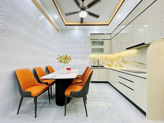 Gấp bán mặt tiền Ngô Gia Tự p4 Q10 1T2L giá nhỉnh 8tỷ gần 40m2 hiếm