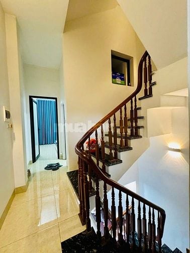 Bán gấp nhà Lô góc- Dịch Vọng - Cầu Giấy 40m2 – 4 Tầng – Giá chỉ 8 tỷ