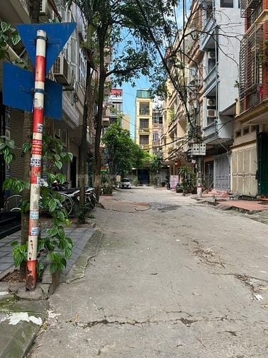 Quá rẻ, bán nhà phố Hai Bà Trưng, Lê Thanh Nghị DT 80M vừa ở vừa KD