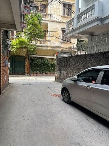 Bán nhà Võ Thị Sáu vài bước ra Hồ Quỳnh, Dt 60m2, 6t, mt 4m.