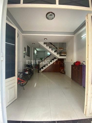 Nhà ngộp! Bán gấp nhà MTnb kinh doanh Lạc Long Quân, Q11,4x12m