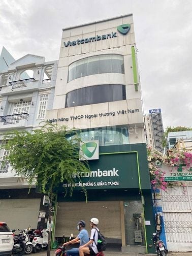 Cho thuê nhà 425 Võ Văn Tần, P.5, Q.3.  Trệt , 5 lầu, 700m2 chỉ 200tr