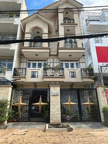 Bán nhà mặt tiền đường Trần Thị Ngôi phường 4 quận 8, 8x20m, 3 lầu 