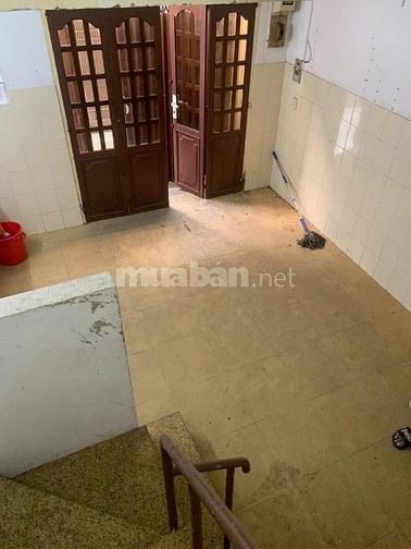 Cho thuê nguyên căn 3 lầu 3 phòng ngủ tại hẻm Trần Quang Diệu Quận 3