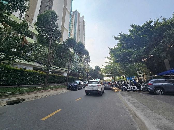 BÁN ĐẤT   đường số 66 , P . Thảo Điền 
2. Diện tích : DT Cn 319.7m2
