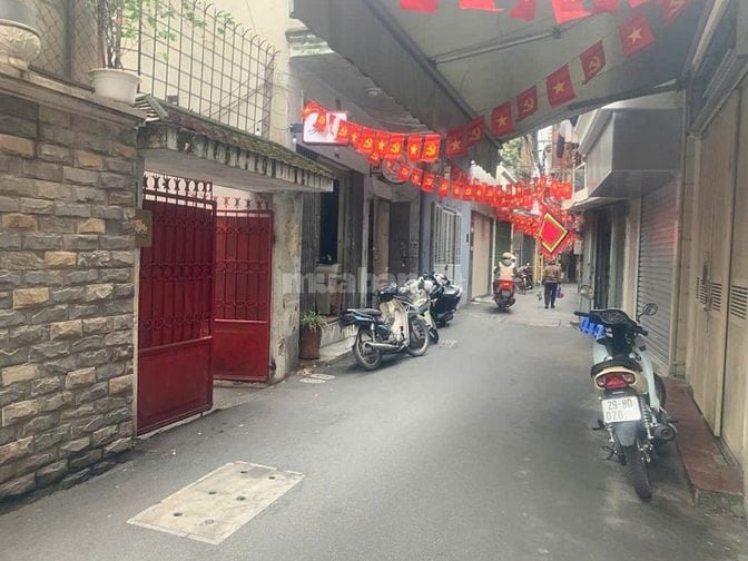 Bán nhà ngõ 67 Thái Thịnh quận Đống Đa, ngõ ôtô vào, tiện kinh doanh